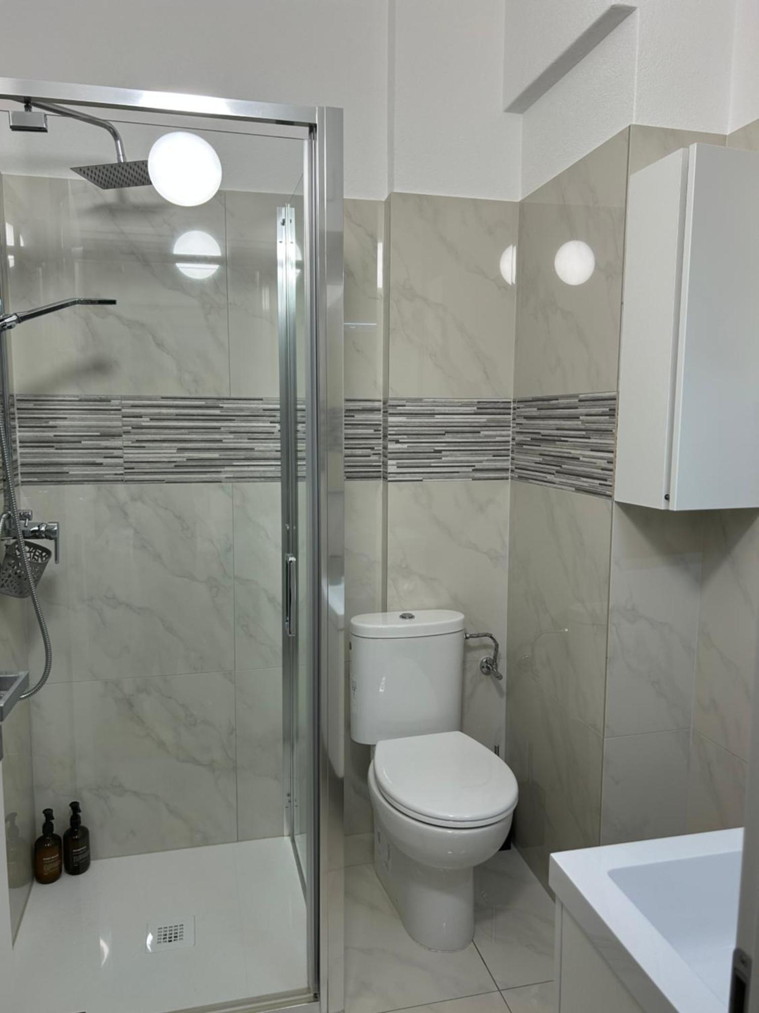 *Veranda'S Rooms* - Free Parking In Central Lugano Extérieur photo