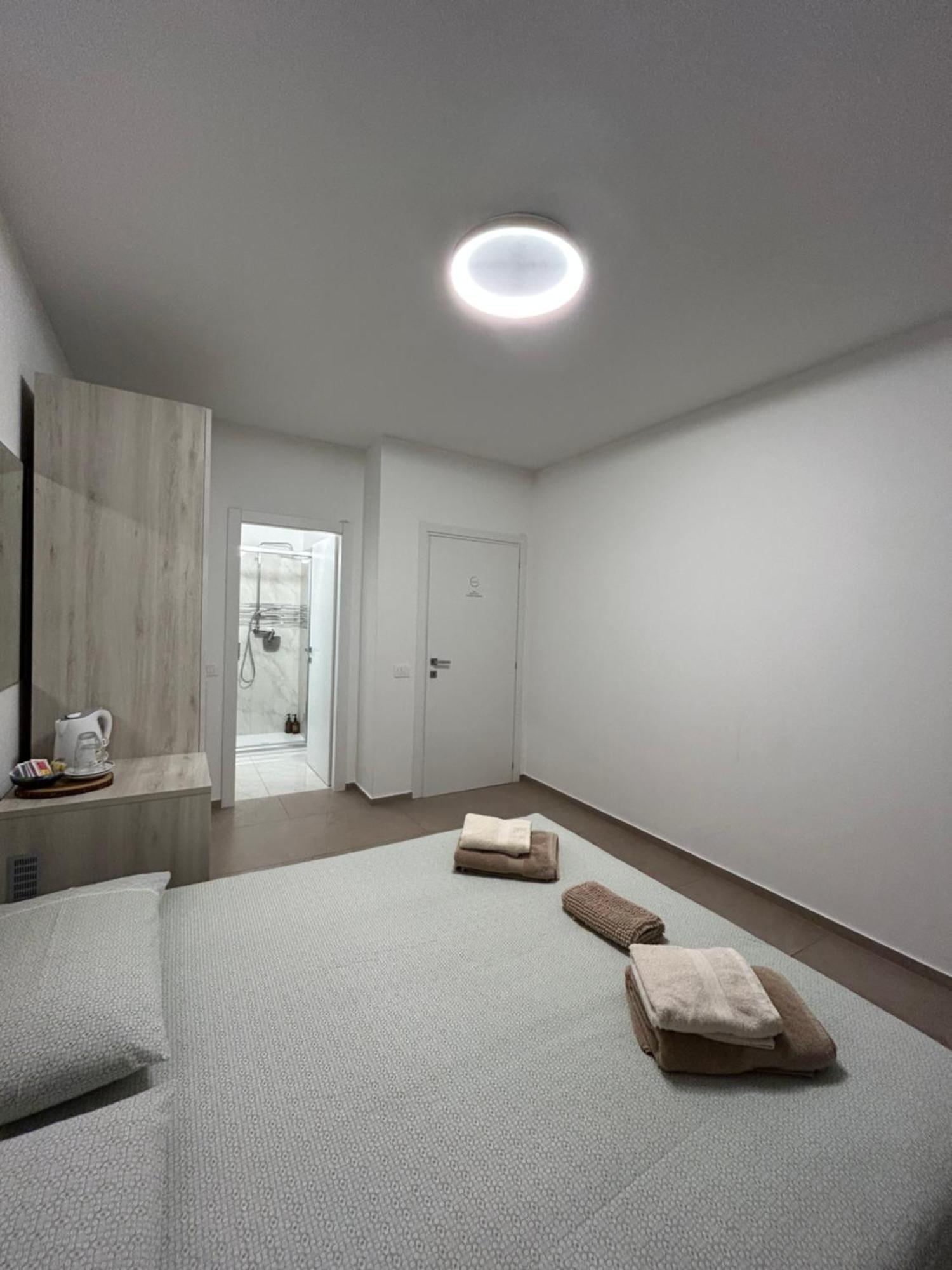 *Veranda'S Rooms* - Free Parking In Central Lugano Extérieur photo