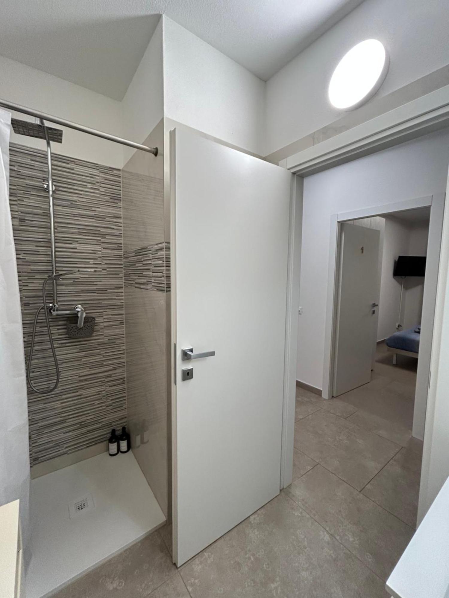 *Veranda'S Rooms* - Free Parking In Central Lugano Extérieur photo