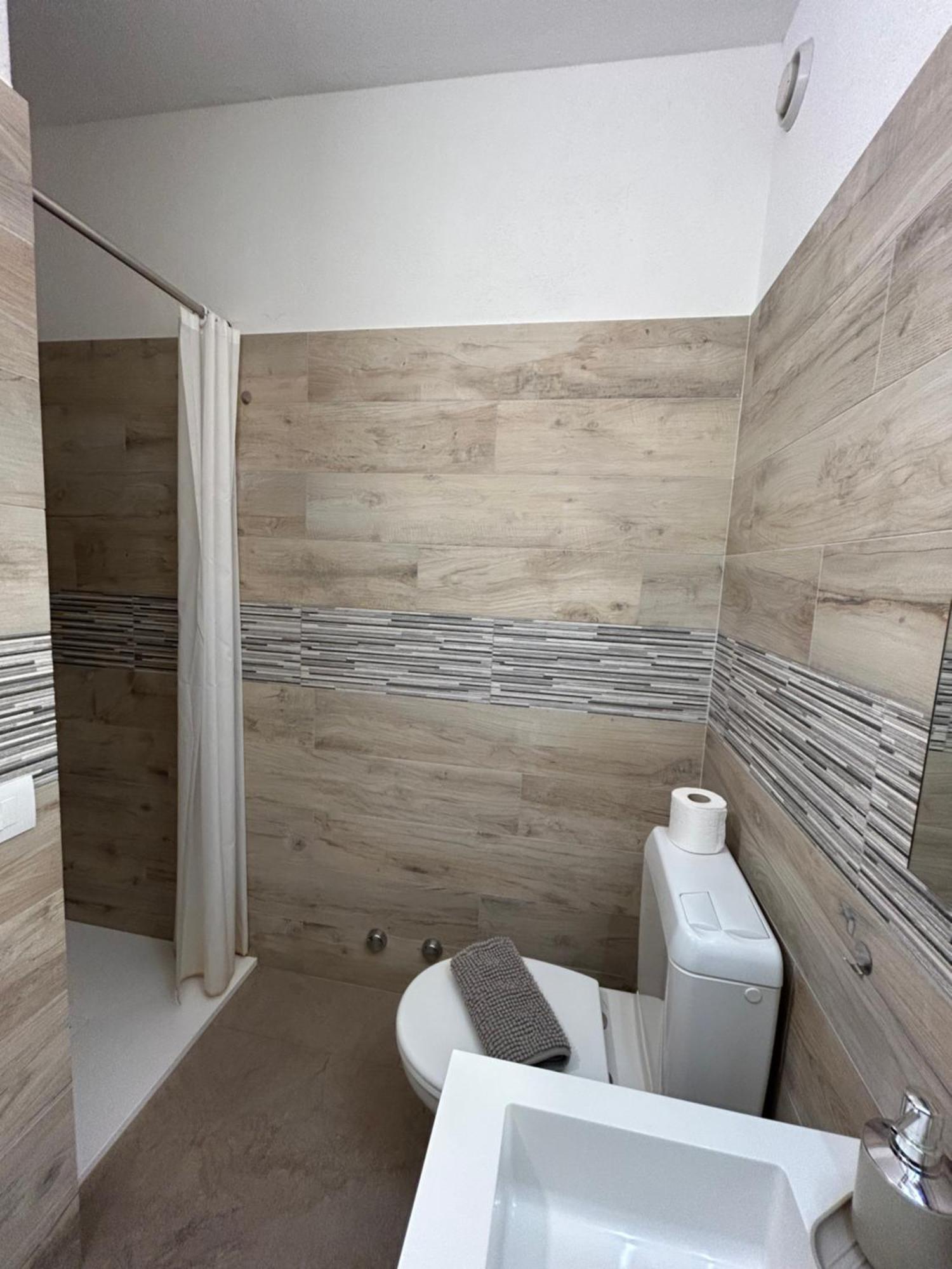 *Veranda'S Rooms* - Free Parking In Central Lugano Extérieur photo